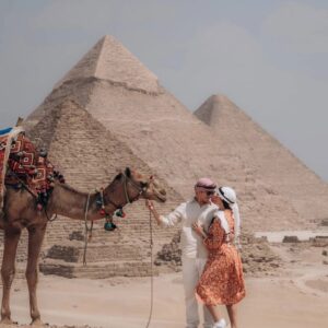 giza pyramids cairo egypt tourists